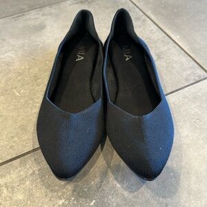 Mia black flats
